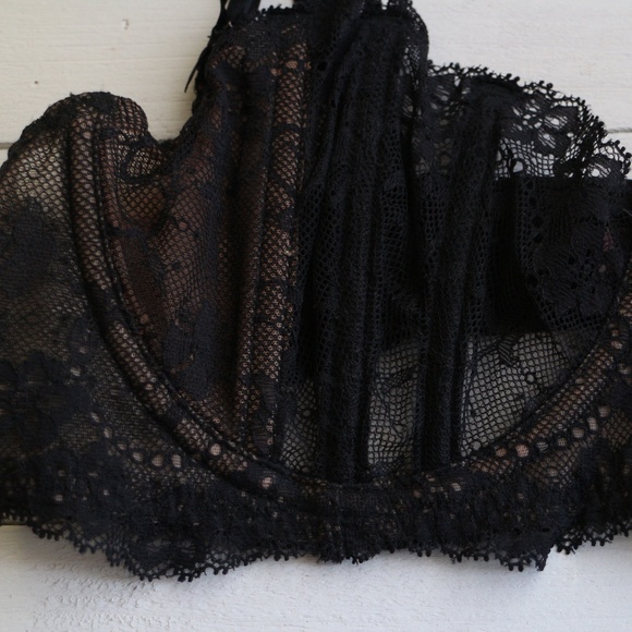 Victorias Secret black lace bra - Picture 2 of 9